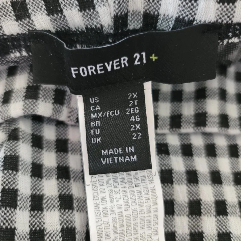 Forever 21+ Plus Bermuda Bike Shorts Black/White Checkered 2X/XX / NWT - Picture 3 of 5